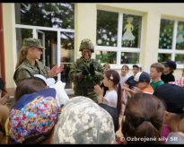 Medzinrodn de det s vojakmi